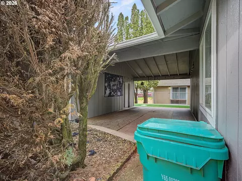Exterior - 18635 SE Division St, Gresham, OR 97030 photo 9 of 9