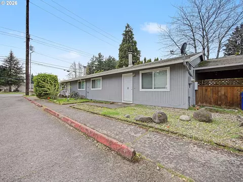 Exterior - 18635 SE Division St, Gresham, OR 97030 photo 5 of 9