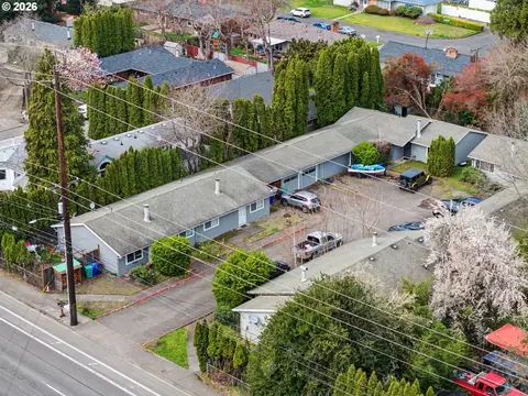 View/Area - 18635 SE Division St, Gresham, OR 97030 photo 1 of 15