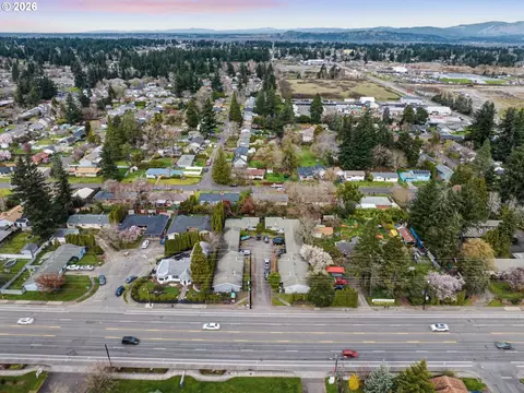 View/Area - 18635 SE Division St, Gresham, OR 97030 photo 8 of 15