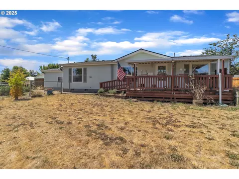 220 NE Hill St, Sheridan, OR 97378