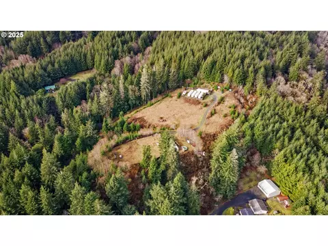 66524 Gurney Dr, North Bend, OR 97459