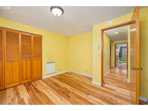 Bedroom - 3827 Vine Maple St, Eugene, OR 97405 photo 4 of 7