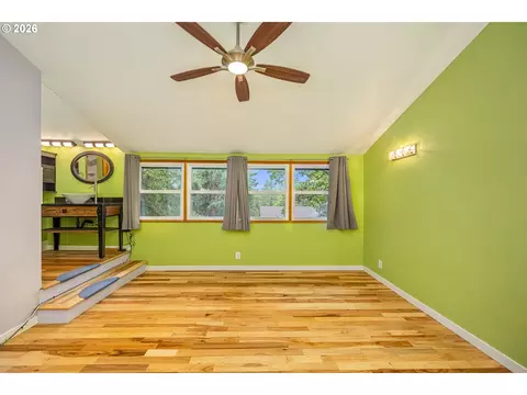 Living - 3827 Vine Maple St, Eugene, OR 97405 photo 7 of 7