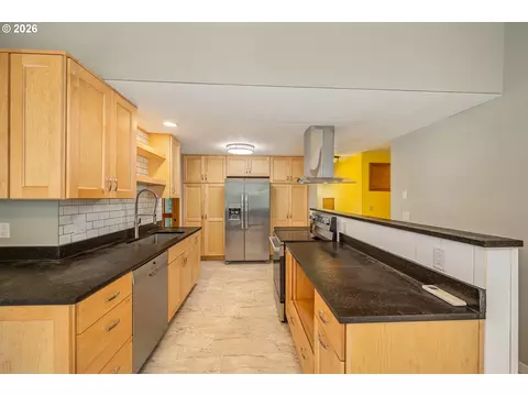 Kitchen - 3827 Vine Maple St, Eugene, OR 97405 photo 3 of 4