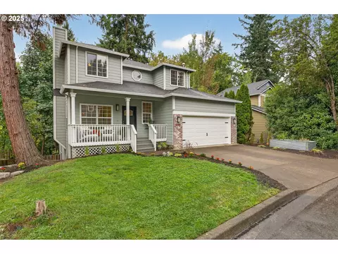 6244 Frost Ln, Lake Oswego, OR 97035
