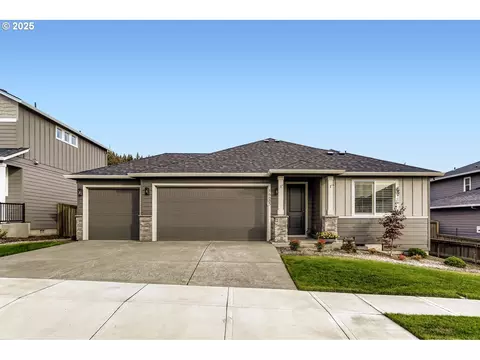 16685 SE Pacific Crest Trail Pl, Happy Valley, OR 97086