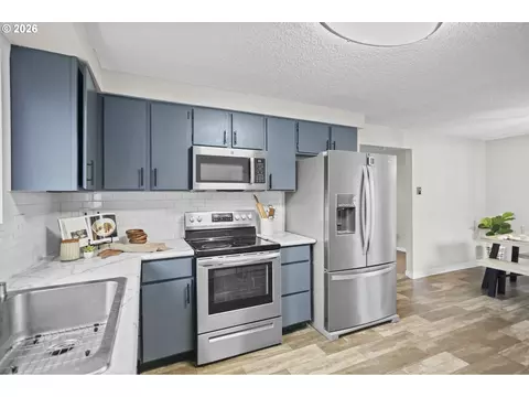 Kitchen - 7 Olive Ct, Longview, WA 98632 photo 3 of 5