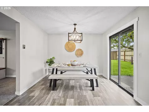 Dining - 7 Olive Ct, Longview, WA 98632 photo 1 of 2