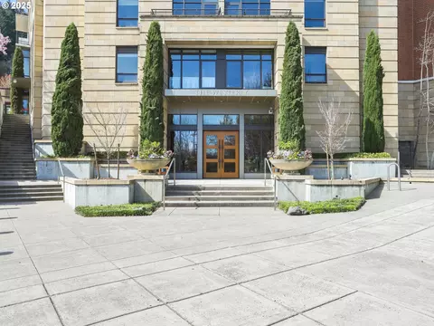 2351 NW Westover Rd #1002, Portland, OR 97210