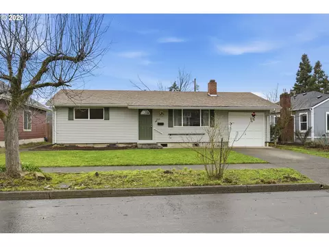 1263 F St, Springfield, OR 97477