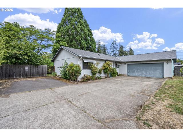 25181 Cheney Dr, Veneta, OR 97487