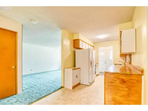 Kitchen - 1303 SW 41st St, Pendleton, OR 97801 photo 1 of 5