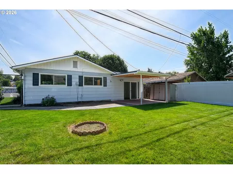 Exterior - 1303 SW 41st St, Pendleton, OR 97801 photo 2 of 9