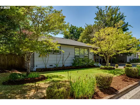 2180 W 20th Ave, Eugene, OR 97405