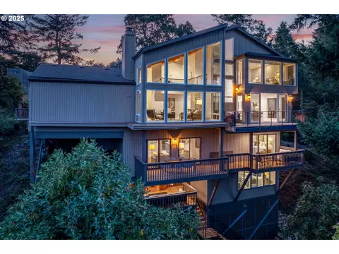 15400 Diamond Head Rd, Lake Oswego, OR 97034