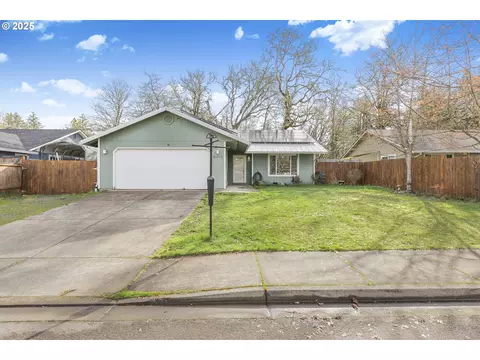 87647 Halcyon Dr, Veneta, OR 97487