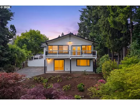 19001 Suncrest Dr, West Linn, OR 97068