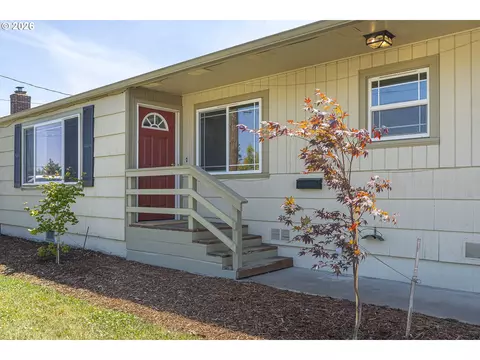 Exterior - 2019 E St, Springfield, OR 97477 photo 1 of 6