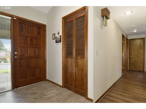 Entry Way - 3312 SW 26th St, Gresham, OR 97080 photo 1 of 1