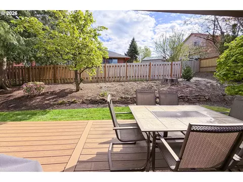 Exterior - 3312 SW 26th St, Gresham, OR 97080 photo 3 of 7