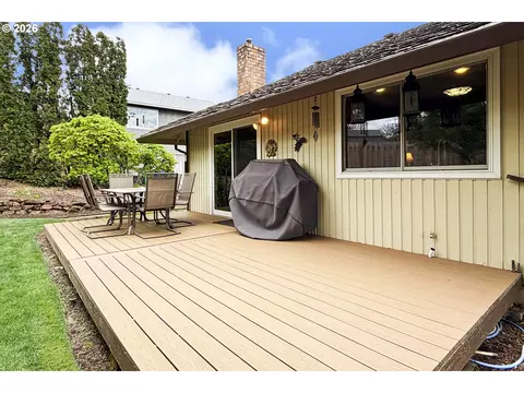 Exterior - 3312 SW 26th St, Gresham, OR 97080 photo 6 of 7