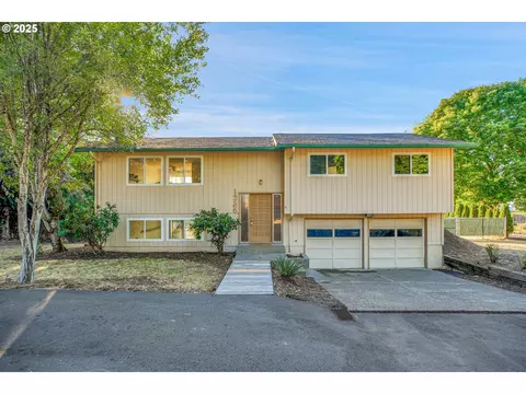 14265 SE Holly View Ln, Damascus, OR 97089