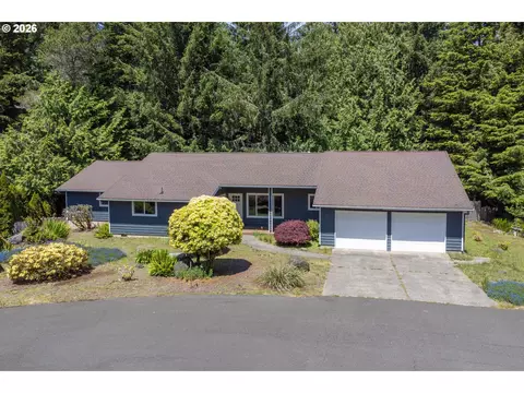 60 Seagrove Pl, Lincoln City, OR 97367