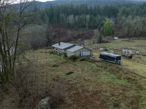 SE Frontage Rd, Cascade Locks, OR 97014 photo 5