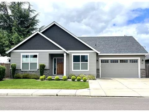 847 Unity Dr, Junction City, OR 97448