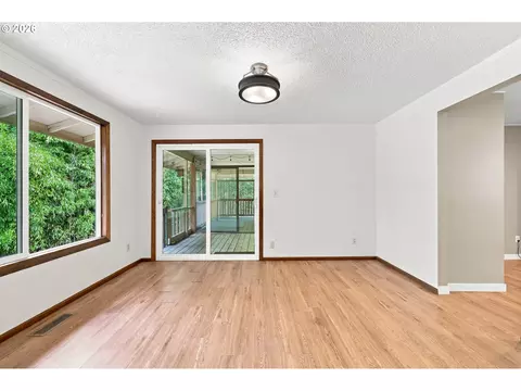 Living - 2030 SE Paloma Dr, Gresham, OR 97080 photo 3 of 4