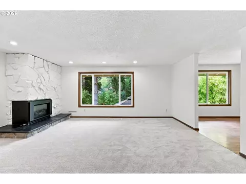 Living - 2030 SE Paloma Dr, Gresham, OR 97080 photo 1 of 4