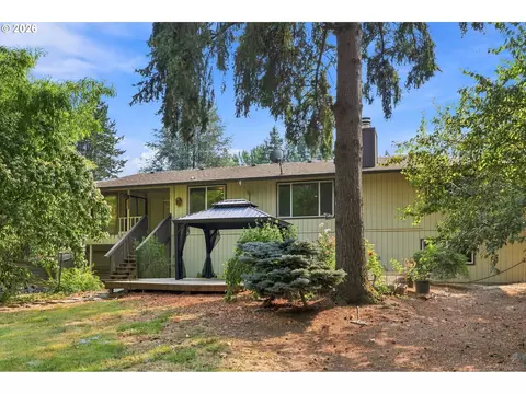 Exterior - 2030 SE Paloma Dr, Gresham, OR 97080 photo 10 of 13