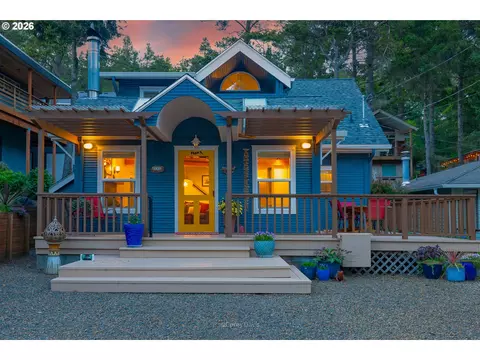 105 North Ave, Manzanita, OR 97130
