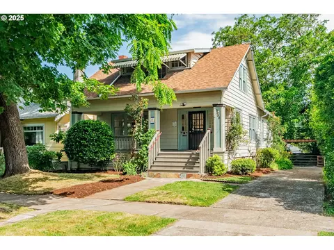 3955 SE Ash St, Portland, OR 97214
