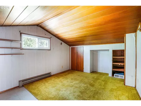 Bedroom - 184 E Hatton Ave, Eugene, OR 97404 photo 7 of 8