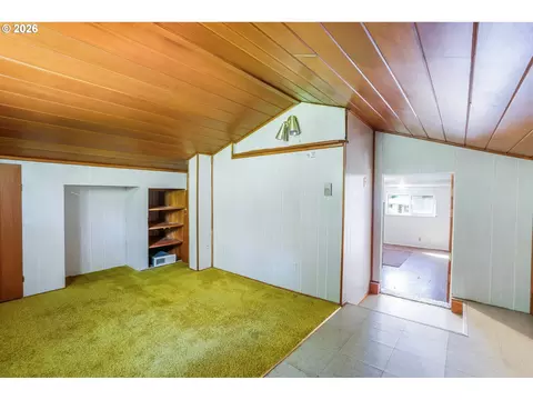 Bedroom - 184 E Hatton Ave, Eugene, OR 97404 photo 8 of 8