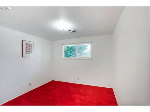 Bedroom - 184 E Hatton Ave, Eugene, OR 97404 photo 3 of 8
