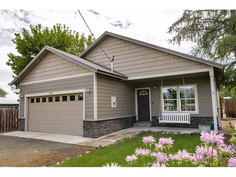 104 N College St, Joseph, OR 97846