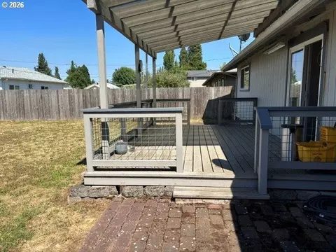 Exterior - 3636 Virginia Ave, Springfield, OR 97478 photo 2 of 3