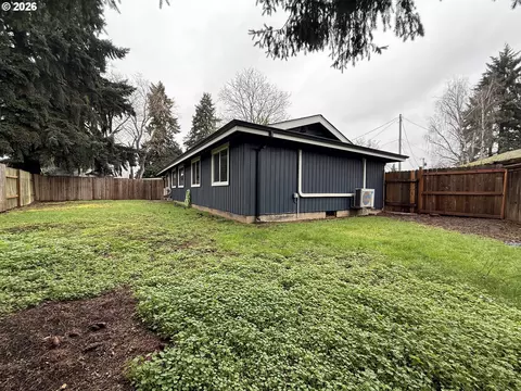 Exterior - 788 Cornwall Ave, Eugene, OR 97404 photo 7 of 10