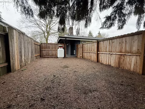 Exterior - 788 Cornwall Ave, Eugene, OR 97404 photo 5 of 10