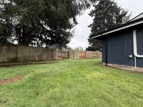 Exterior - 788 Cornwall Ave, Eugene, OR 97404 photo 8 of 10