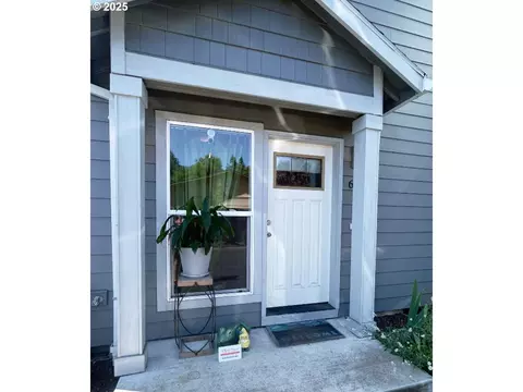 611 SE 142nd Ave #B, Portland, OR 97233