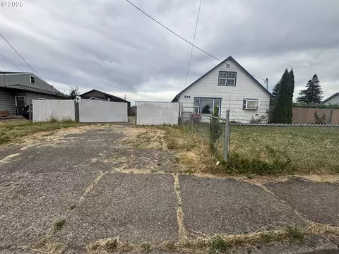 395 36th St, Springfield, OR 97478