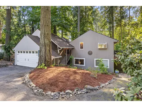 3834 SE Spruce St, Hillsboro, OR 97123