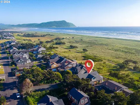 486 N Ocean Ave, Gearhart, OR 97138