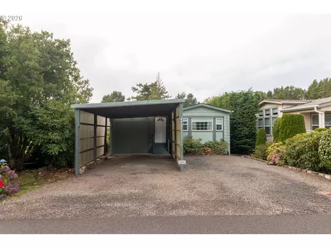 1600 Rhododendron Dr #243, Florence, OR 97439