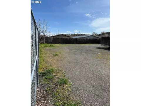 416 SW 6th St, Pendleton, OR 97801