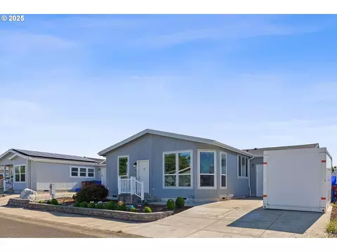 701 Oriental Ct, Molalla, OR 97038